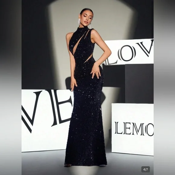 Elegant Black Sequin Evening Gown - Picture 4 of 4